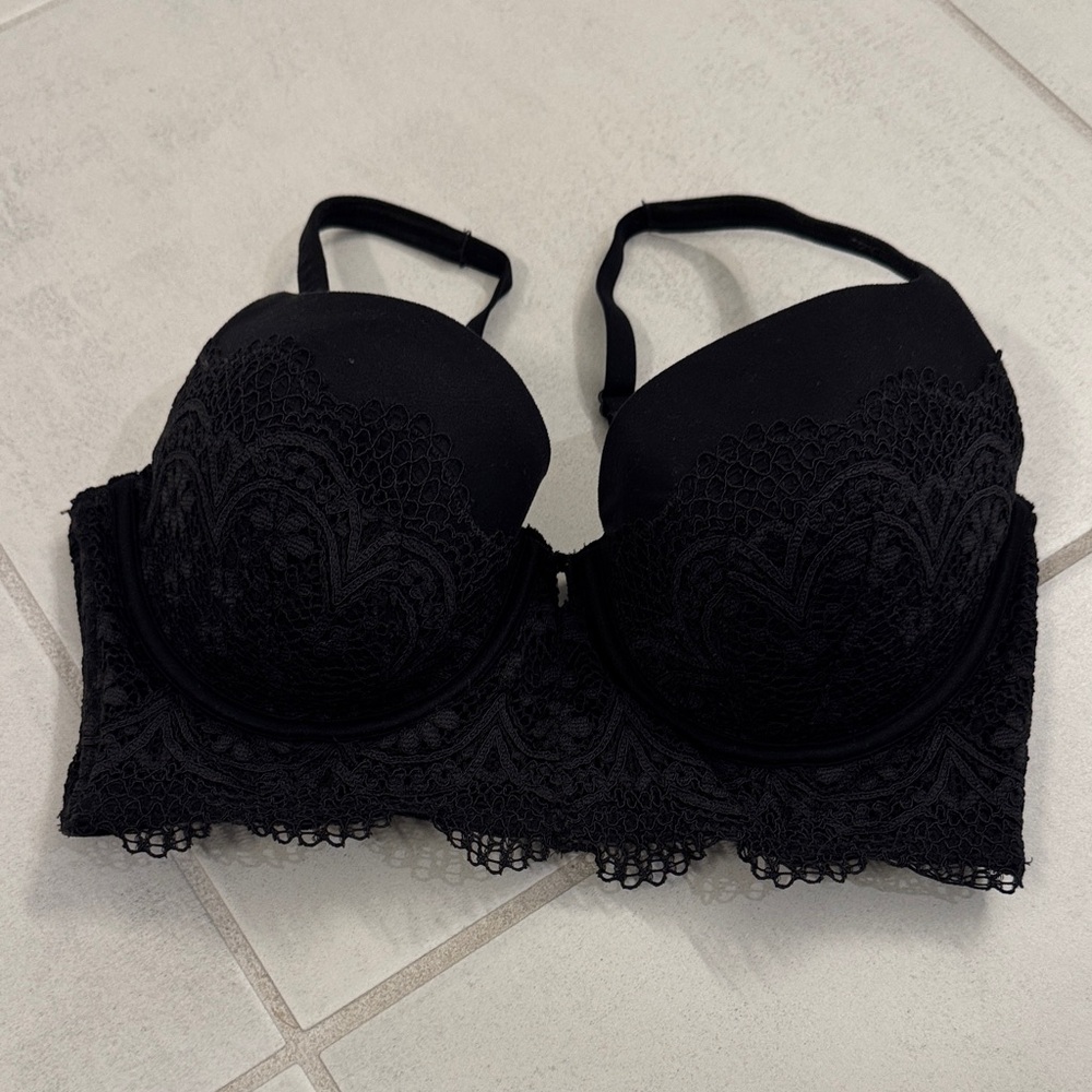 Victoria’s Secret Elegant Black Lace Bra